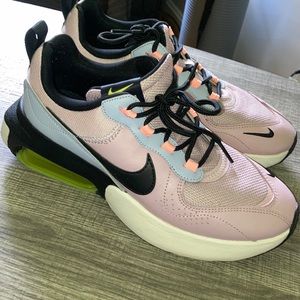 Nike zoom air max, color plum and womens size 8.